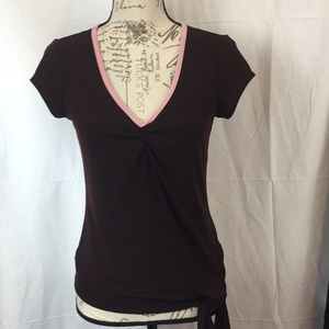 Zn V neck brown top .